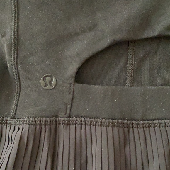 Lululemon Black Workout Top - Picture 5 of 7